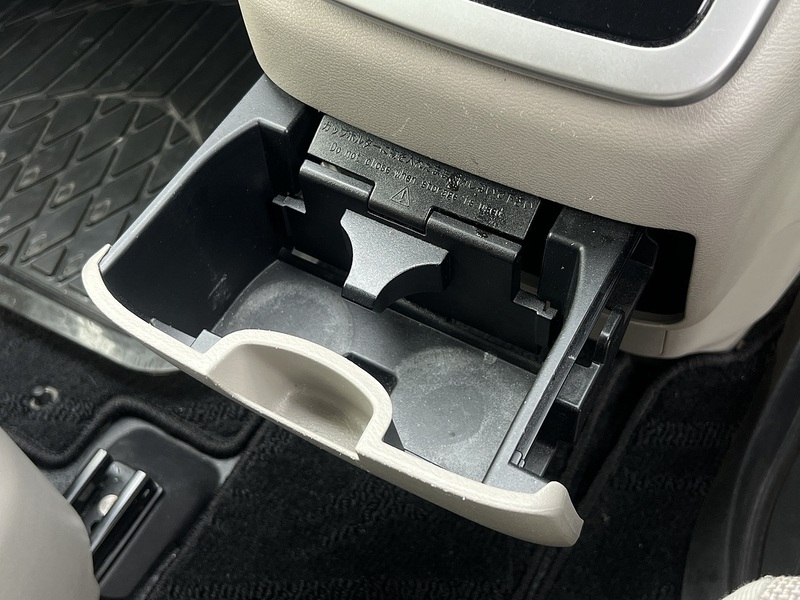 Nissan Serena 2.0 Hybrid X 8 Seater - U11788