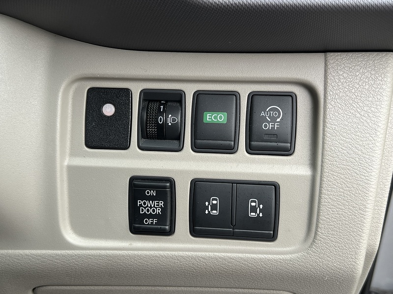 Nissan Serena 2.0 Hybrid X 8 Seater - U11788