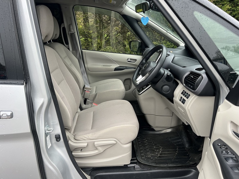 Nissan Serena 2.0 Hybrid X 8 Seater - U11788