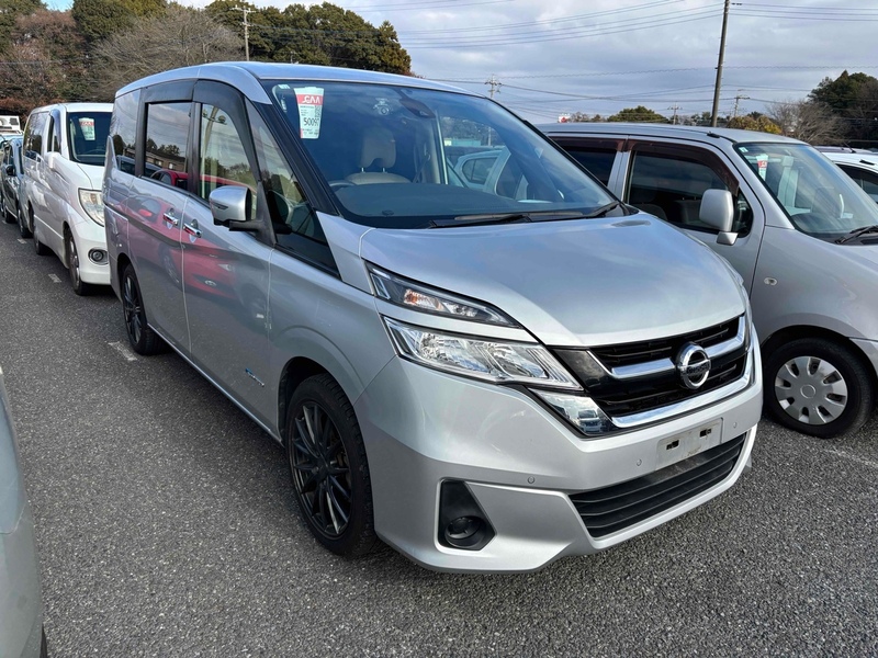 Nissan Serena 2.0 Hybrid X 8 Seater - U11788