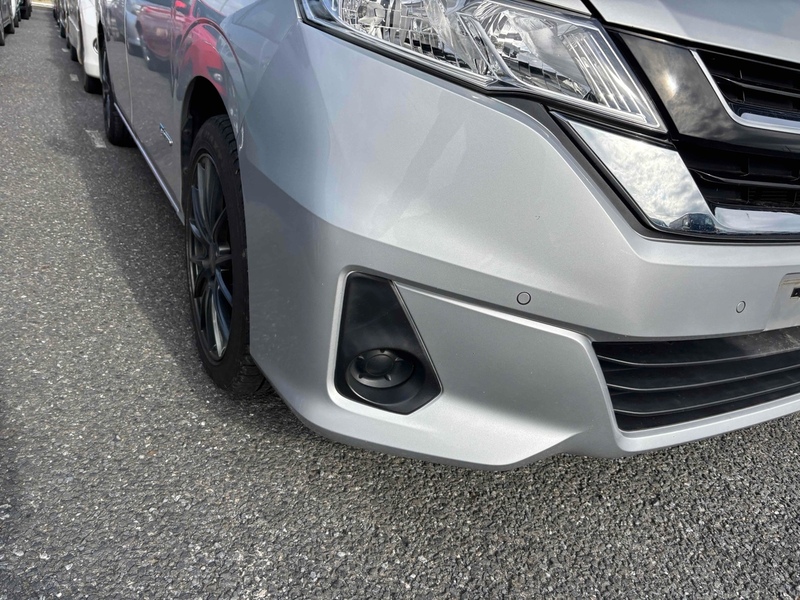 Nissan Serena 2.0 Hybrid X 8 Seater - U11788