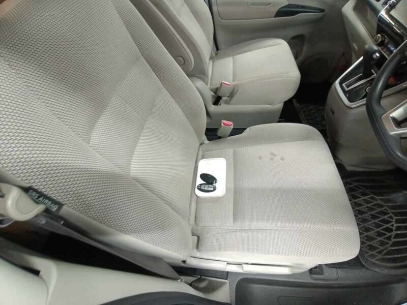 Nissan Serena 2.0 Hybrid X 8 Seater - U11788