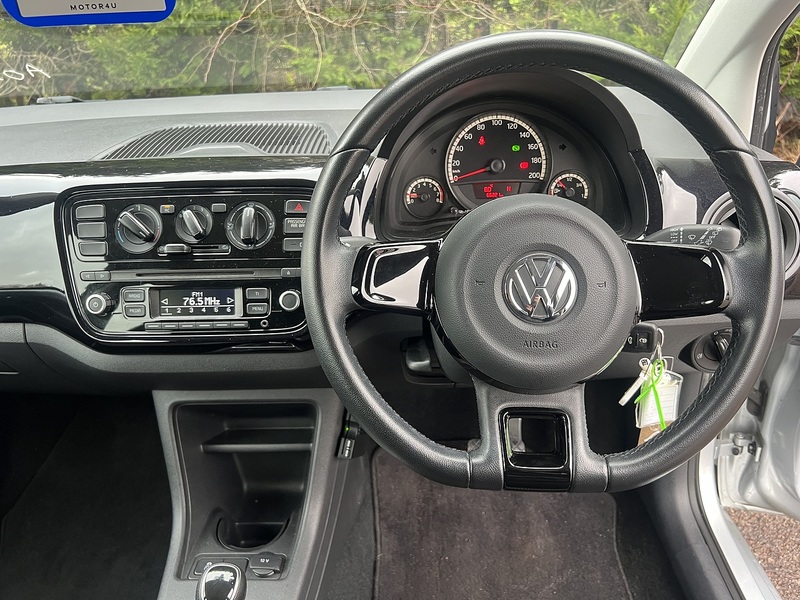 Volkswagen Up High Up - U11791