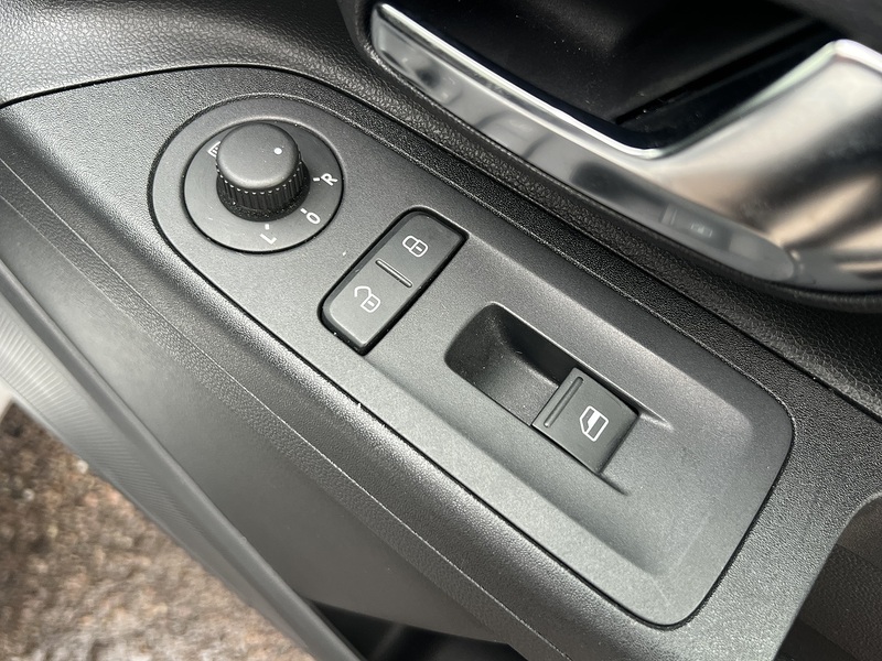 Volkswagen Up High Up - U11791