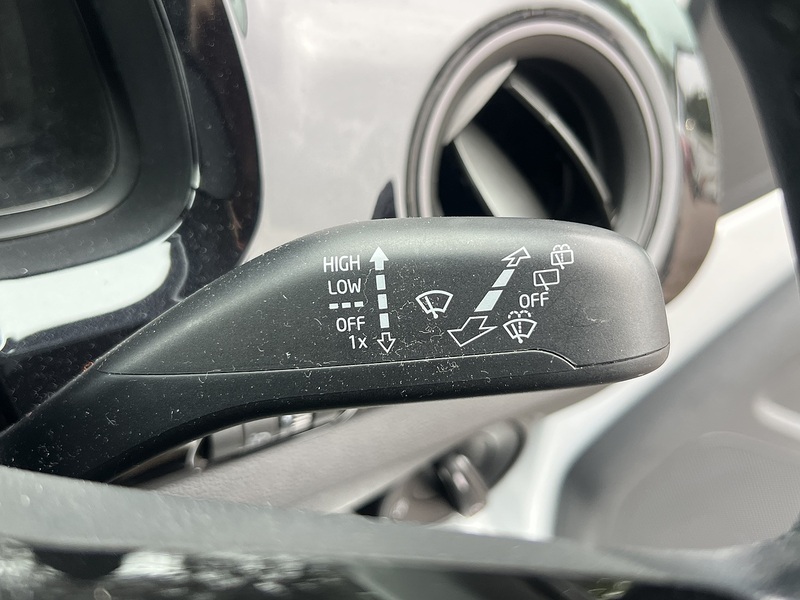 Volkswagen Up High Up - U11791