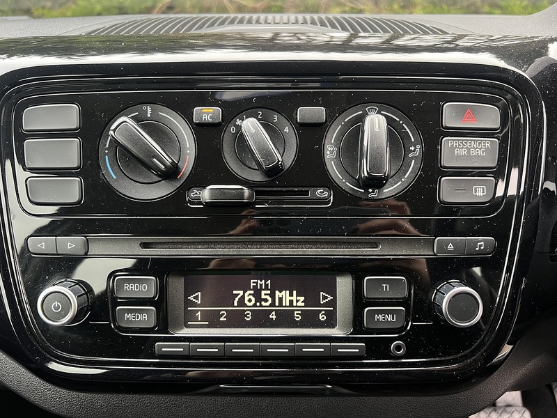 Volkswagen Up High Up - U11791