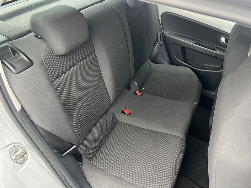 Volkswagen Up High Up - U11791