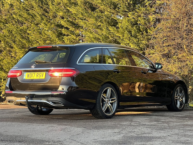 Mercedes-Benz E Class E220d AMG Line - U11799