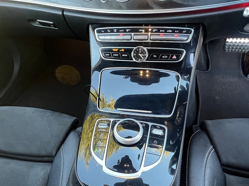 Mercedes-Benz E Class E220d AMG Line - U11799