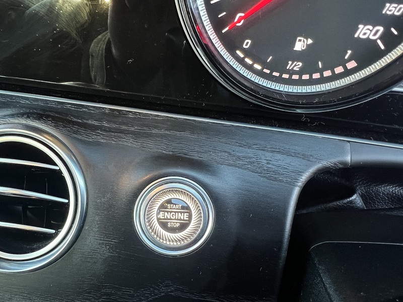 Mercedes-Benz E Class E220d AMG Line - U11799