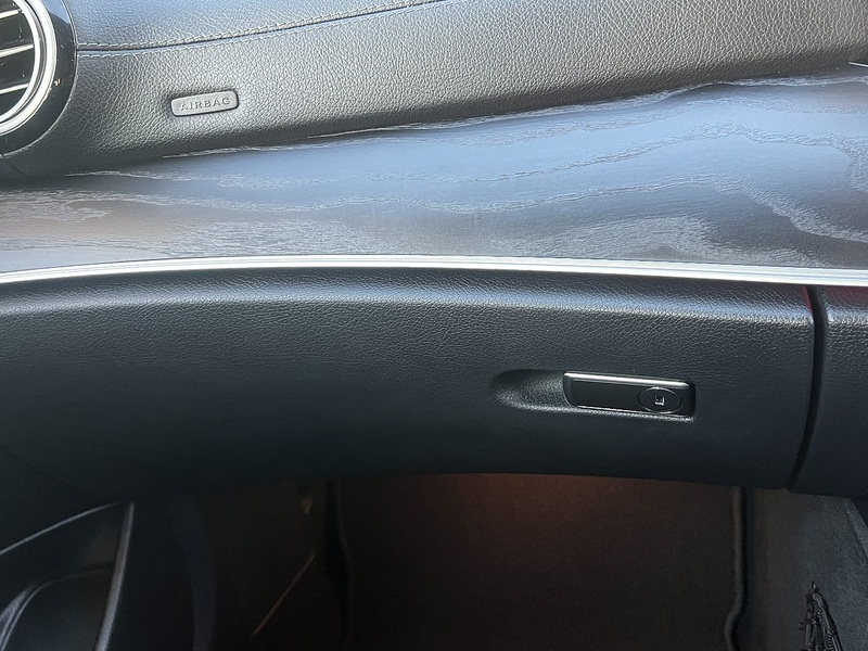 Mercedes-Benz E Class E220d AMG Line - U11799