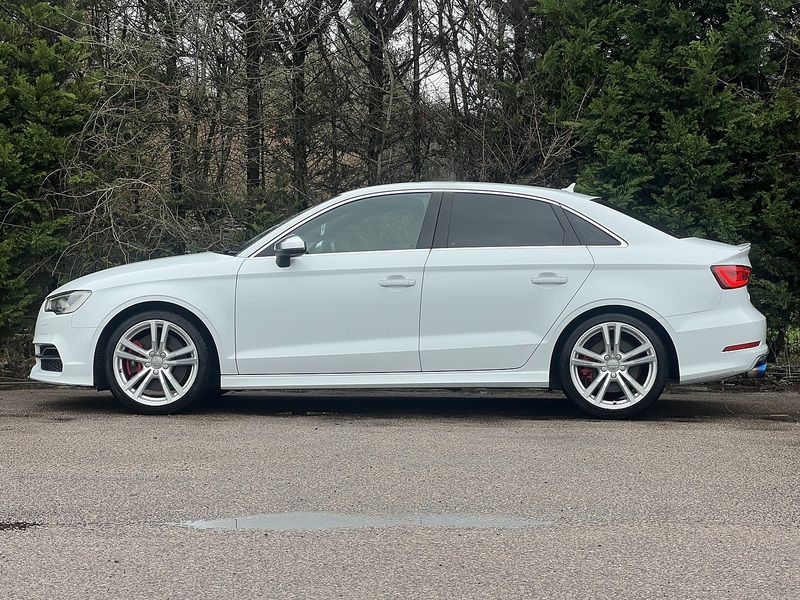 Audi S3 S TRONIC QUATTRO - U11801