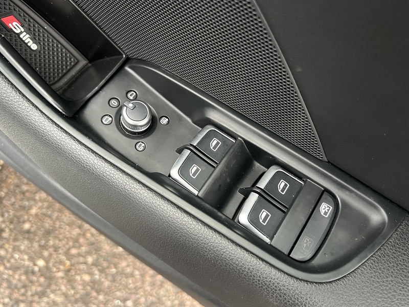 Audi S3 S TRONIC QUATTRO - U11801