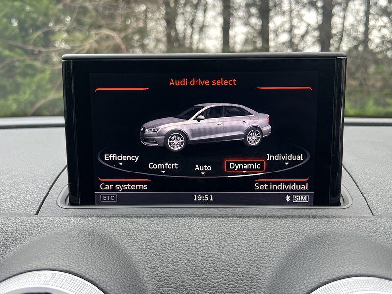 Audi S3 S TRONIC QUATTRO - U11801