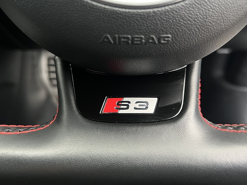 Audi S3 S TRONIC QUATTRO - U11801