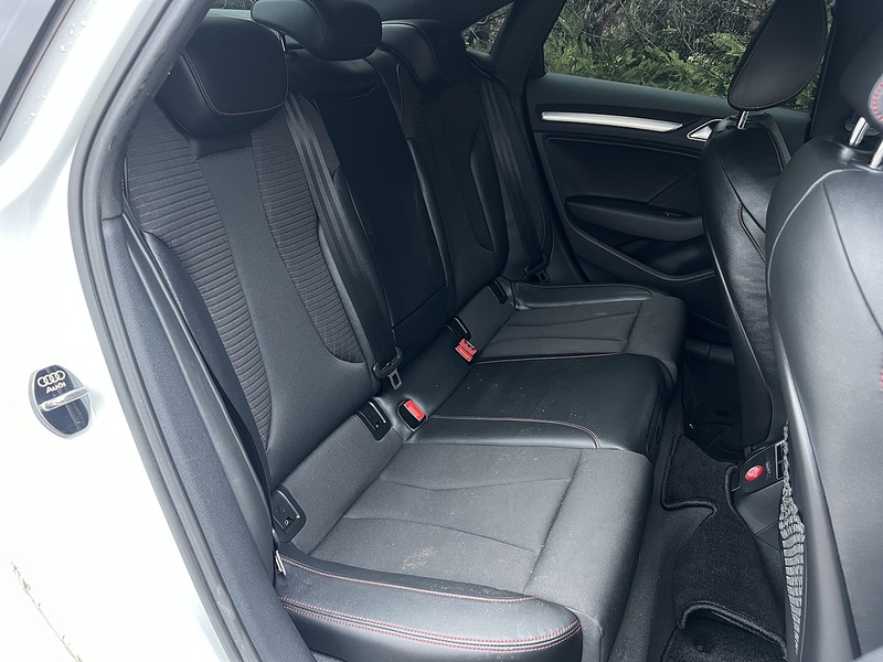 Audi S3 S TRONIC QUATTRO - U11801