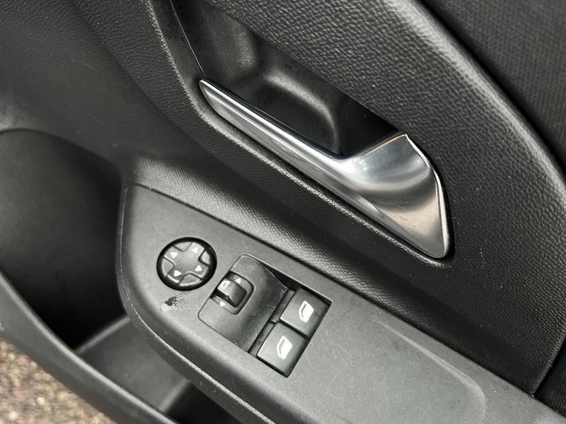 Vauxhall Corsa SE - U11803
