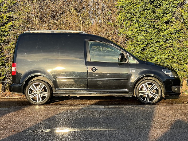 Volkswagen Caddy TDI BlueMotion Tech C20 Black Edition - U11804