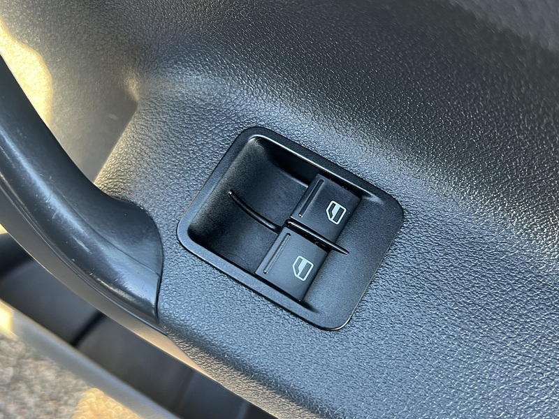 Volkswagen Caddy TDI BlueMotion Tech C20 Black Edition - U11804