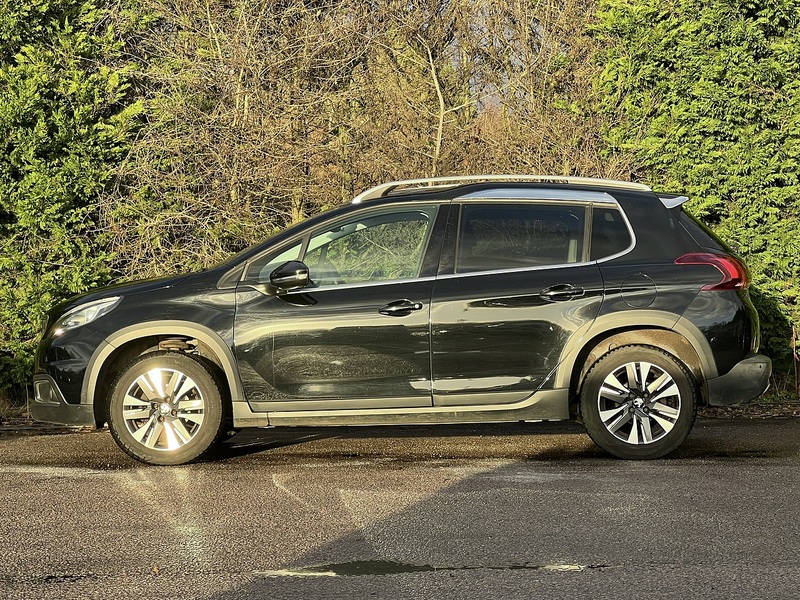 Peugeot 2008 PureTech Allure - U11805