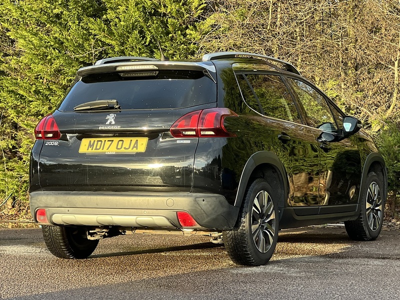 Peugeot 2008 PureTech Allure - U11805