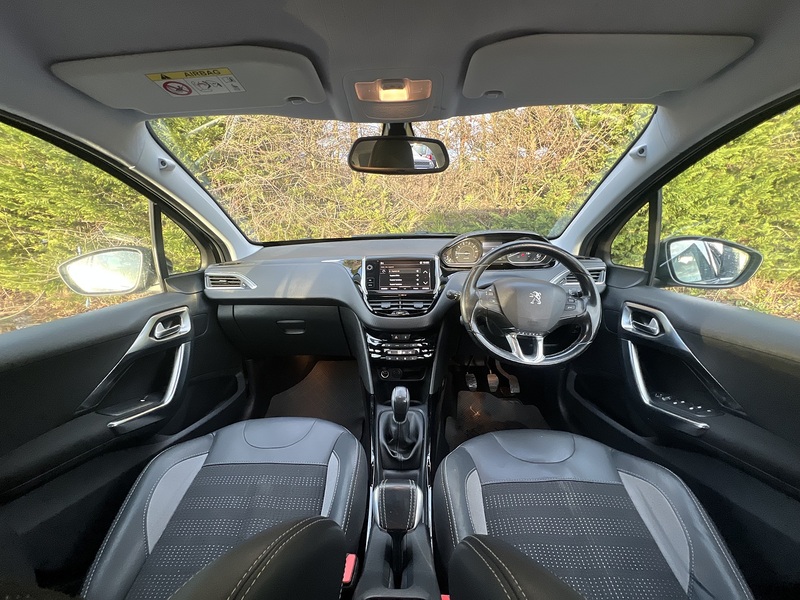 Peugeot 2008 PureTech Allure - U11805