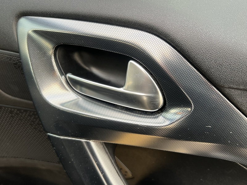 Peugeot 2008 PureTech Allure - U11805