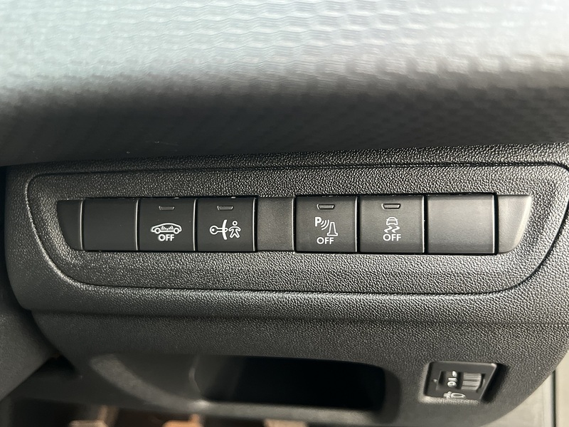 Peugeot 2008 PureTech Allure - U11805