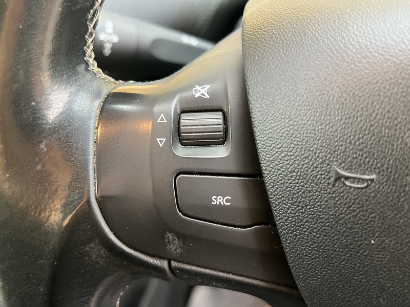 Peugeot 2008 PureTech Allure - U11805