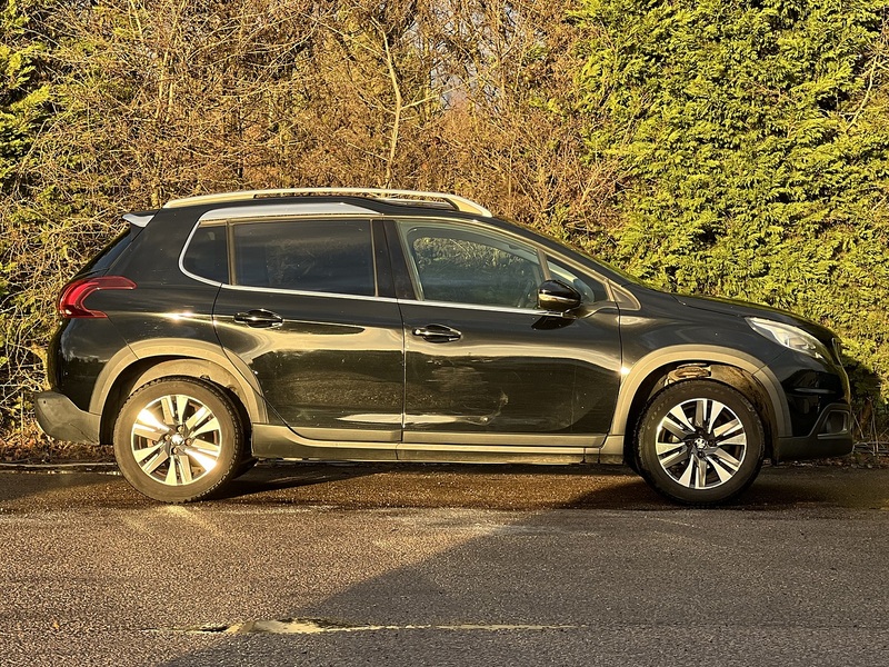 Peugeot 2008 PureTech Allure - U11805