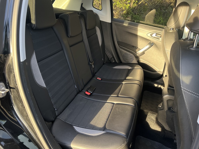 Peugeot 2008 PureTech Allure - U11805