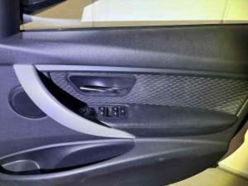 BMW 320D Touring M-Sport - U11808