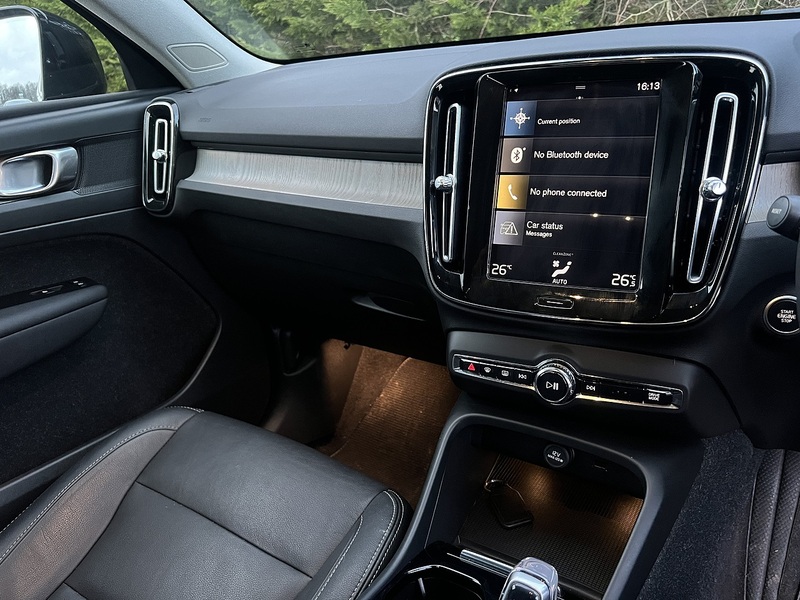 Volvo XC40 B4 MHEV Inscription - U11811