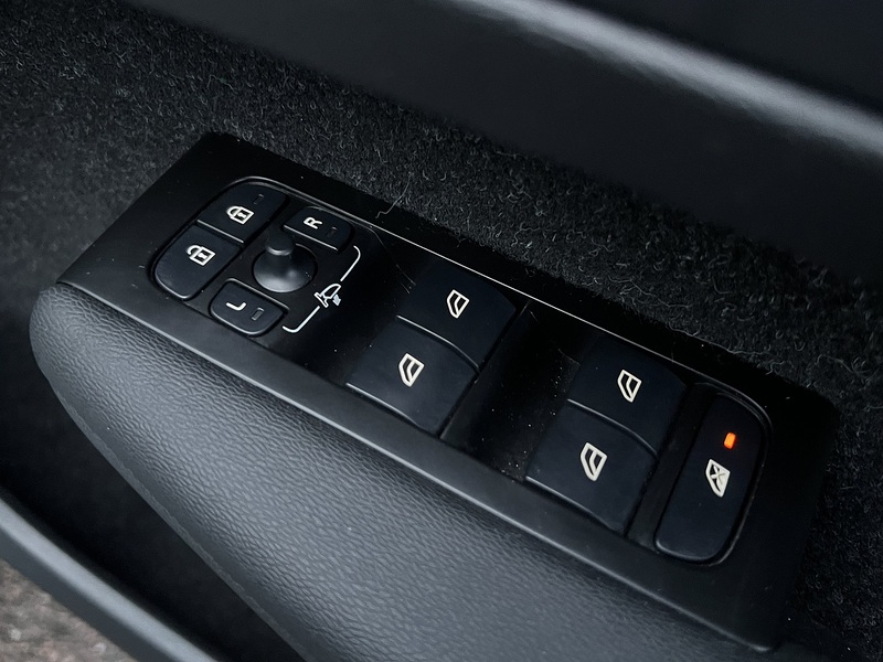 Volvo XC40 B4 MHEV Inscription - U11811