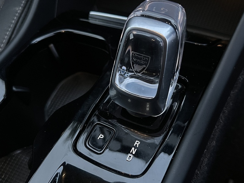 Volvo XC40 B4 MHEV Inscription - U11811