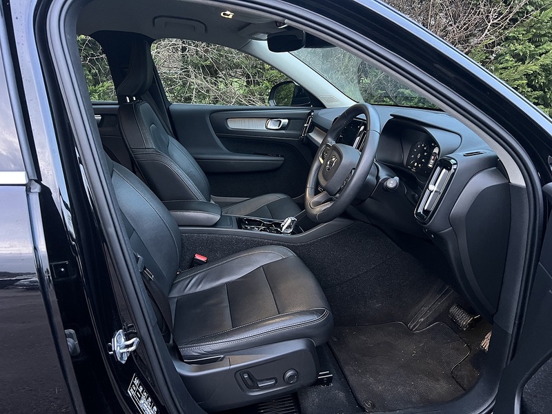 Volvo XC40 B4 MHEV Inscription - U11811