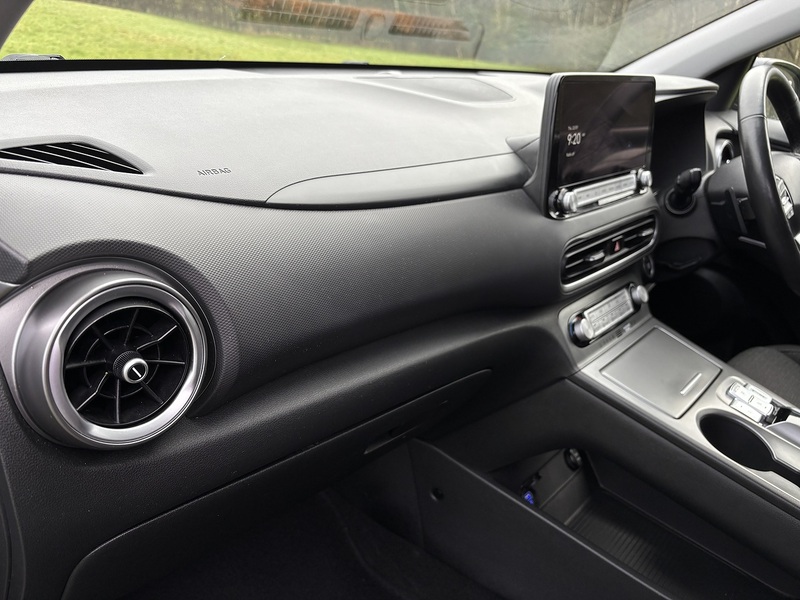 Hyundai KONA Premium - U11818