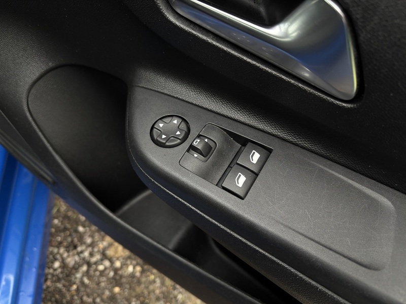 Vauxhall Corsa SE - U11821