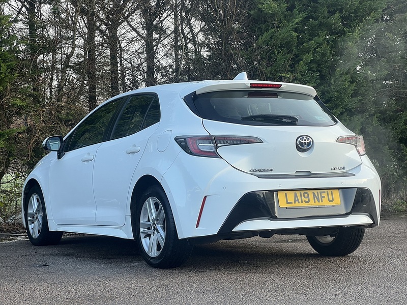 Toyota Corolla VVT-h Icon Tech - U11828