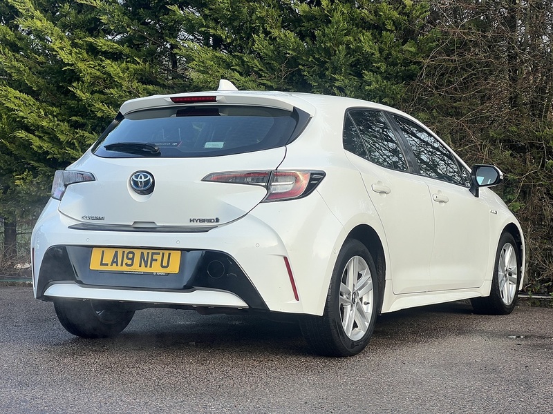 Toyota Corolla VVT-h Icon Tech - U11828