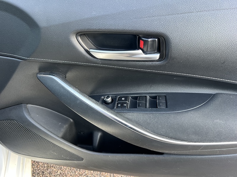 Toyota Corolla VVT-h Icon Tech - U11828