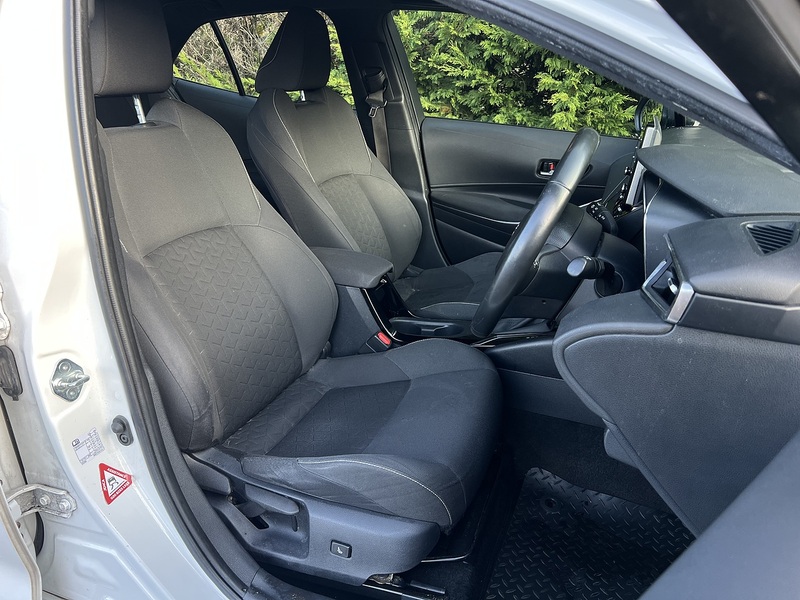 Toyota Corolla VVT-h Icon Tech - U11828