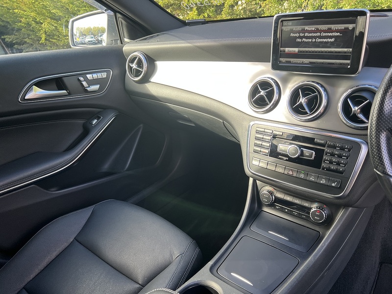 Mercedes-Benz Gla-Class GLA250 SE SUV 5dr Petrol 7G-DCT 4MATIC - U11830
