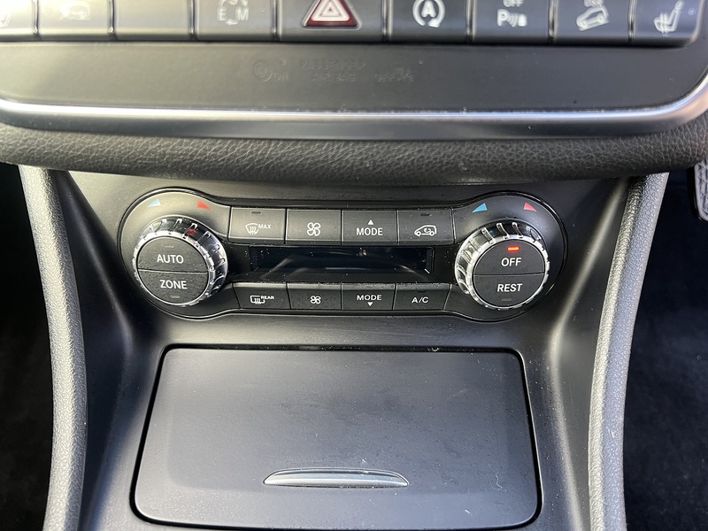 Mercedes-Benz Gla-Class GLA250 SE SUV 5dr Petrol 7G-DCT 4MATIC - U11830