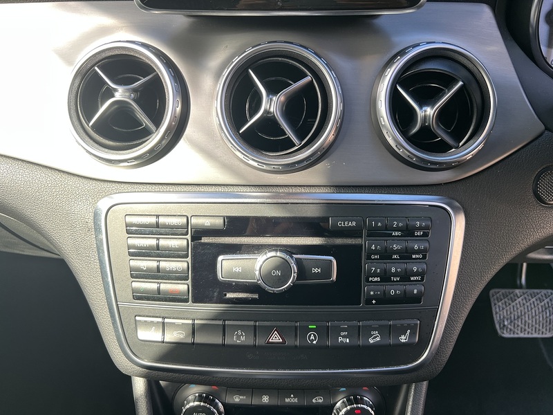 Mercedes-Benz Gla-Class GLA250 SE SUV 5dr Petrol 7G-DCT 4MATIC - U11830