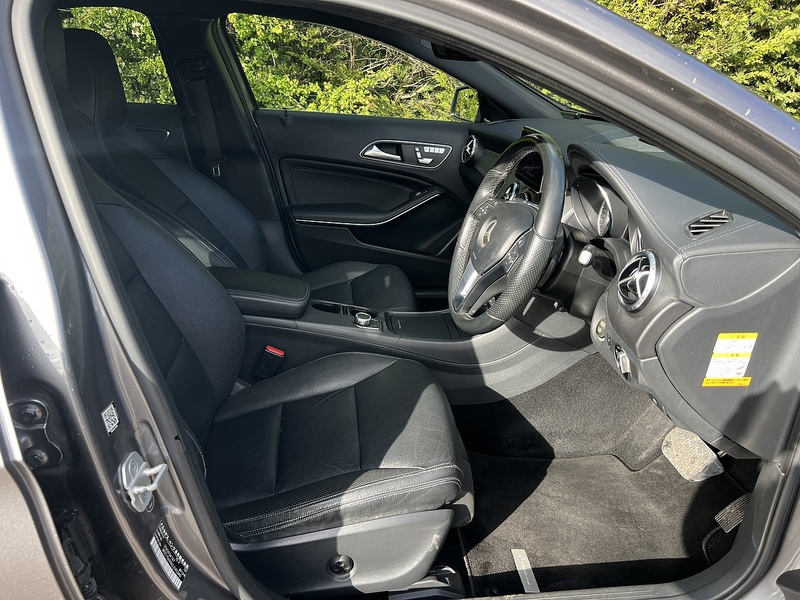 Mercedes-Benz Gla-Class GLA250 SE SUV 5dr Petrol 7G-DCT 4MATIC - U11830