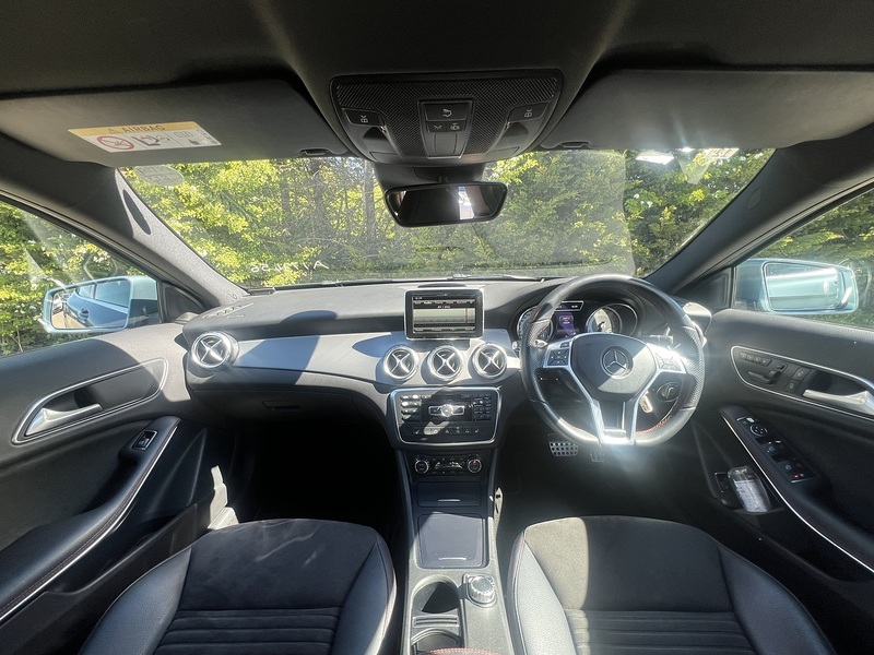 Mercedes-Benz Gla-Class Gla 180 Amg Line Premium - U11832