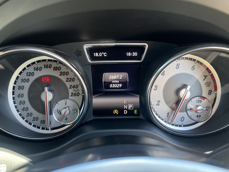 Mercedes-Benz Gla-Class Gla 180 Amg Line Premium - U11832