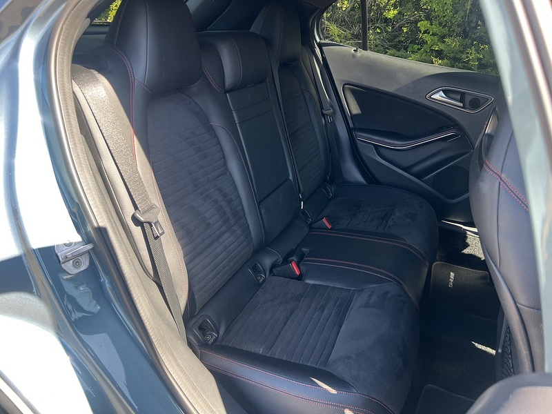 Mercedes-Benz Gla-Class Gla 180 Amg Line Premium - U11832