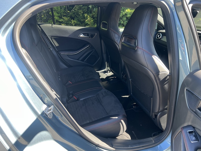 Mercedes-Benz Gla-Class Gla 180 Amg Line Premium - U11832